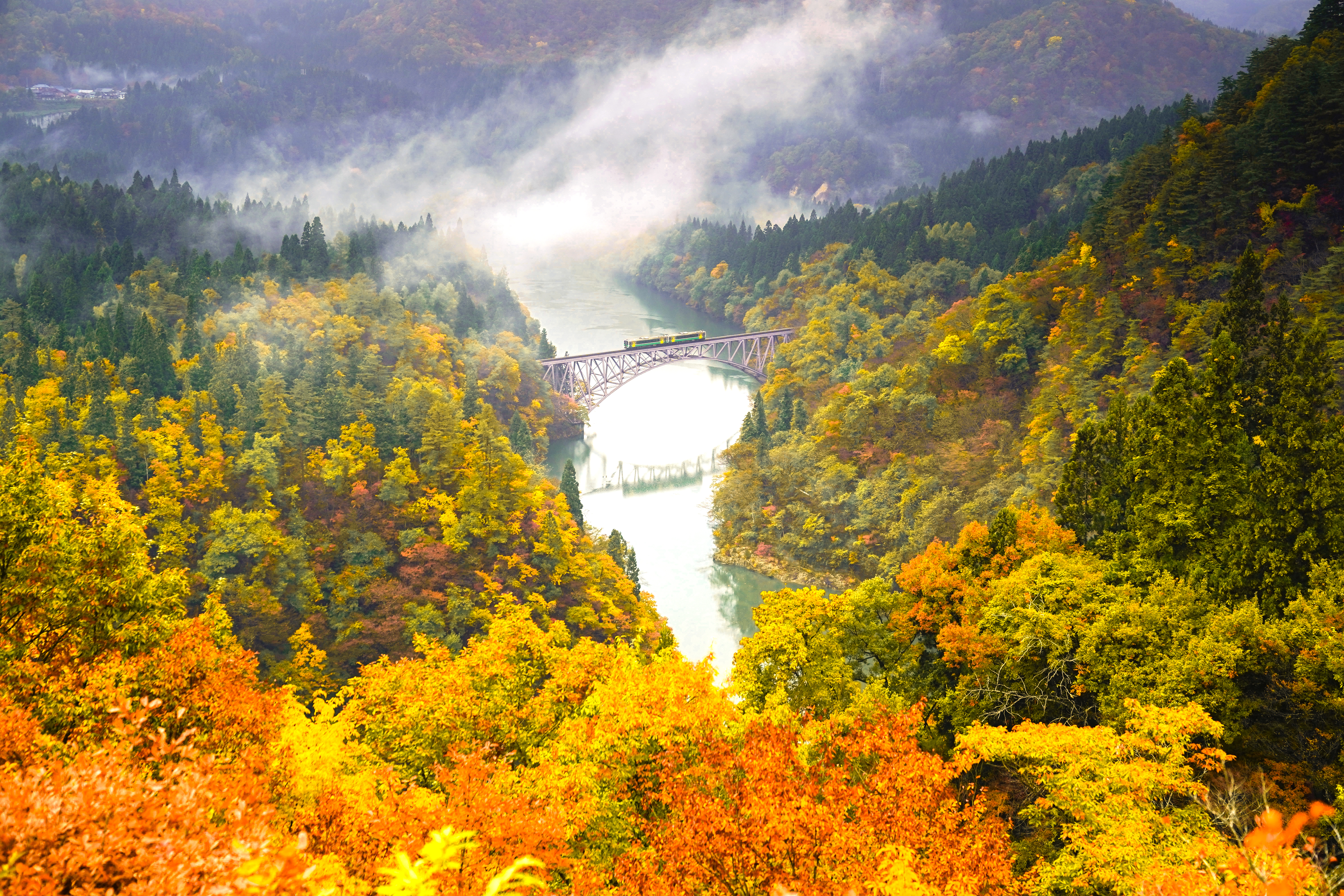 Tadami Line Autumn Bus & Train Tour