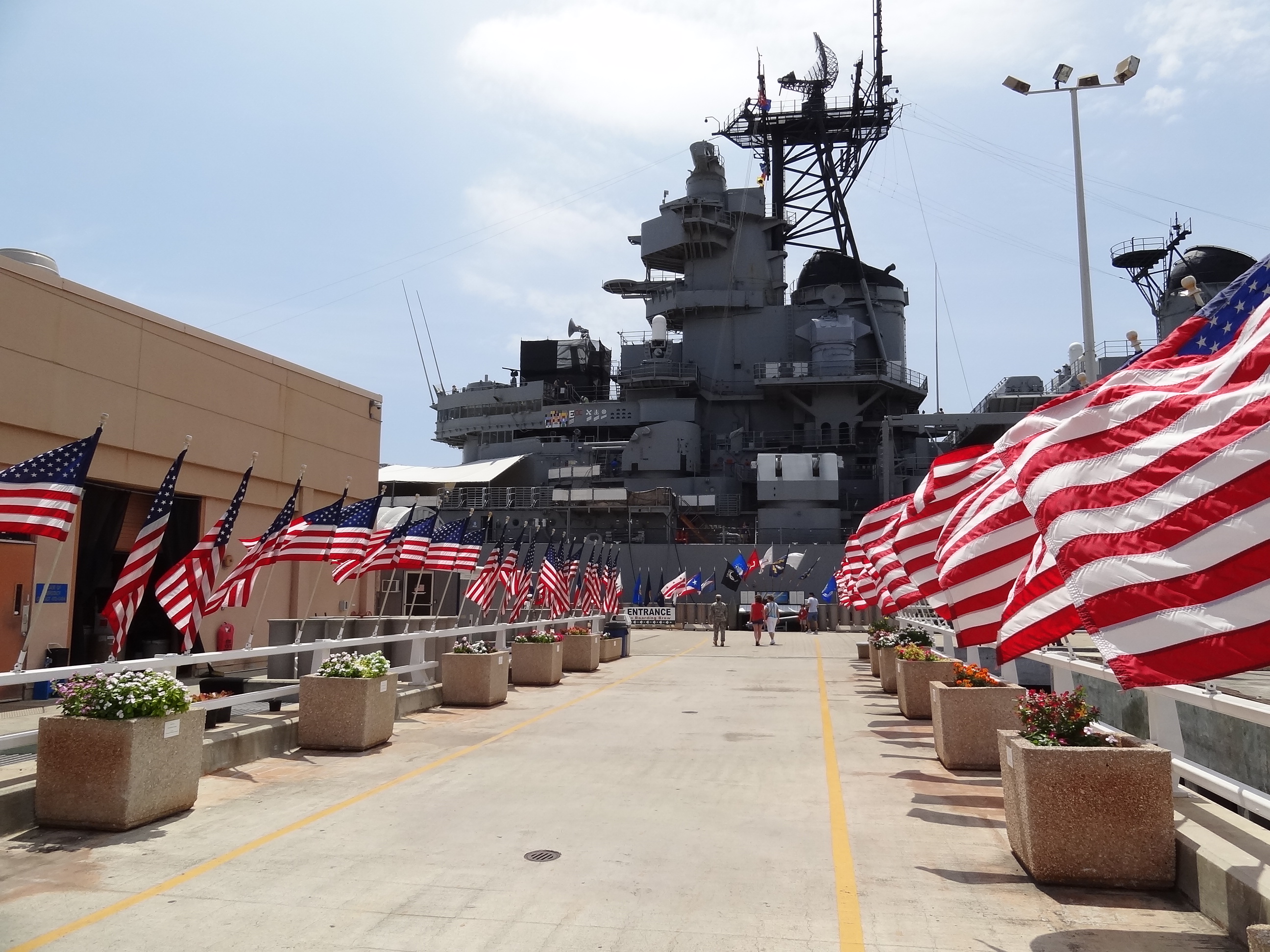 真珠湾まるごとヒストリカル・ツアー【HL915】 | 【ホリデイアロハ