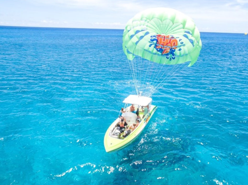 パラセイル＆ジェットスキー（送迎＋昼食付）【HN234】 | 【ホリデイ