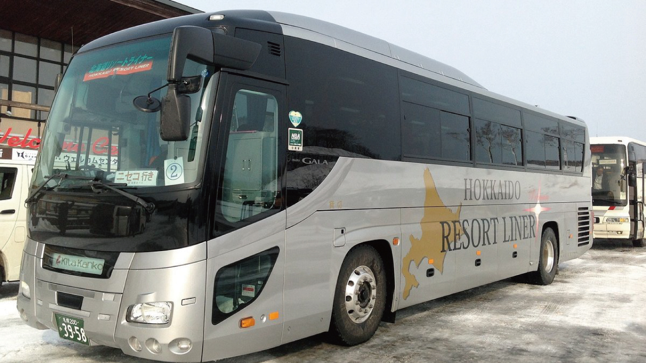 富良野⇒留寿都・二世古 北海道滑雪巴士 2025-2026