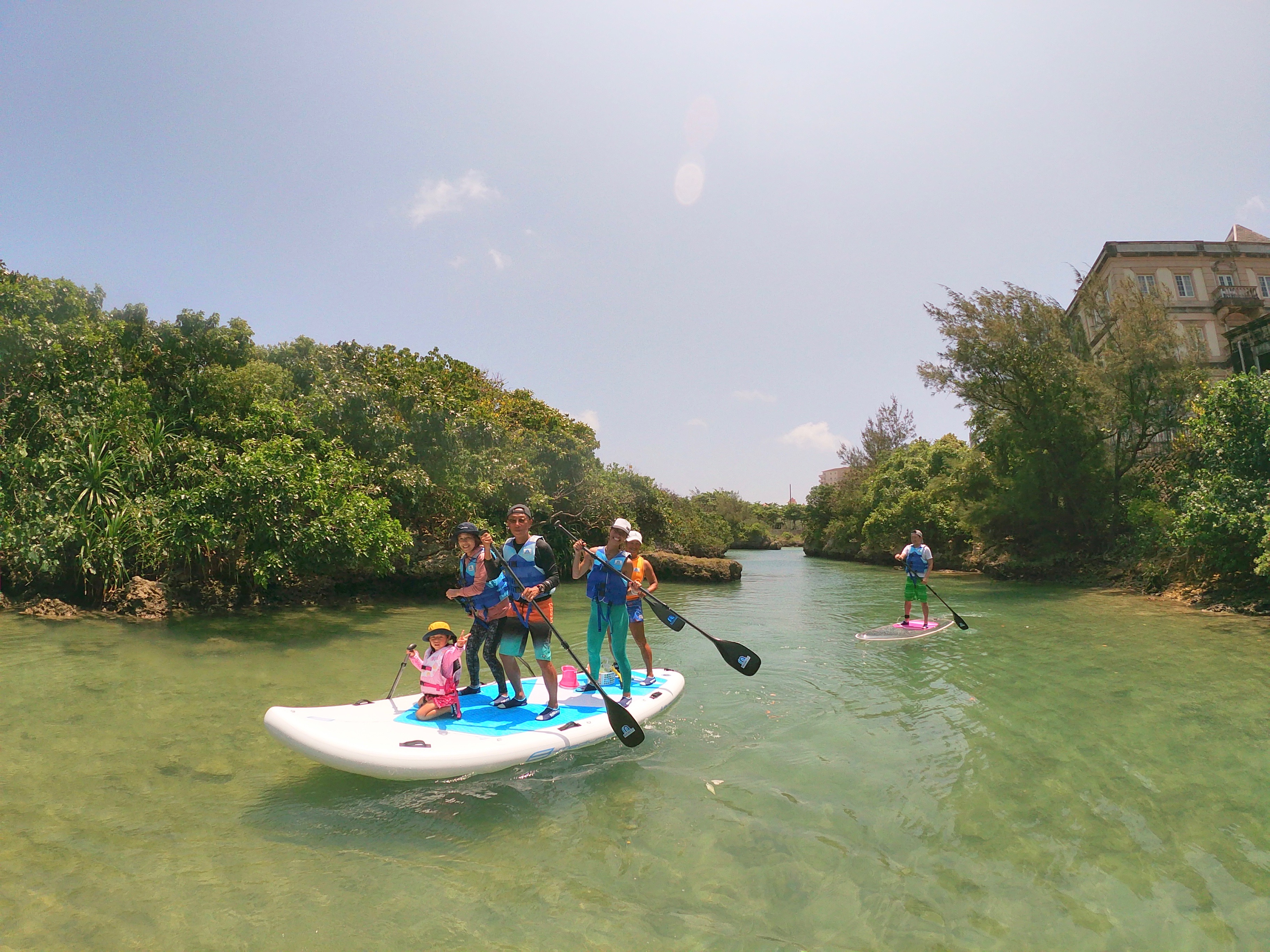 1組限定！】1艇 / 最大3人乗り！MEDIUM SUP (ドイツ村/60分