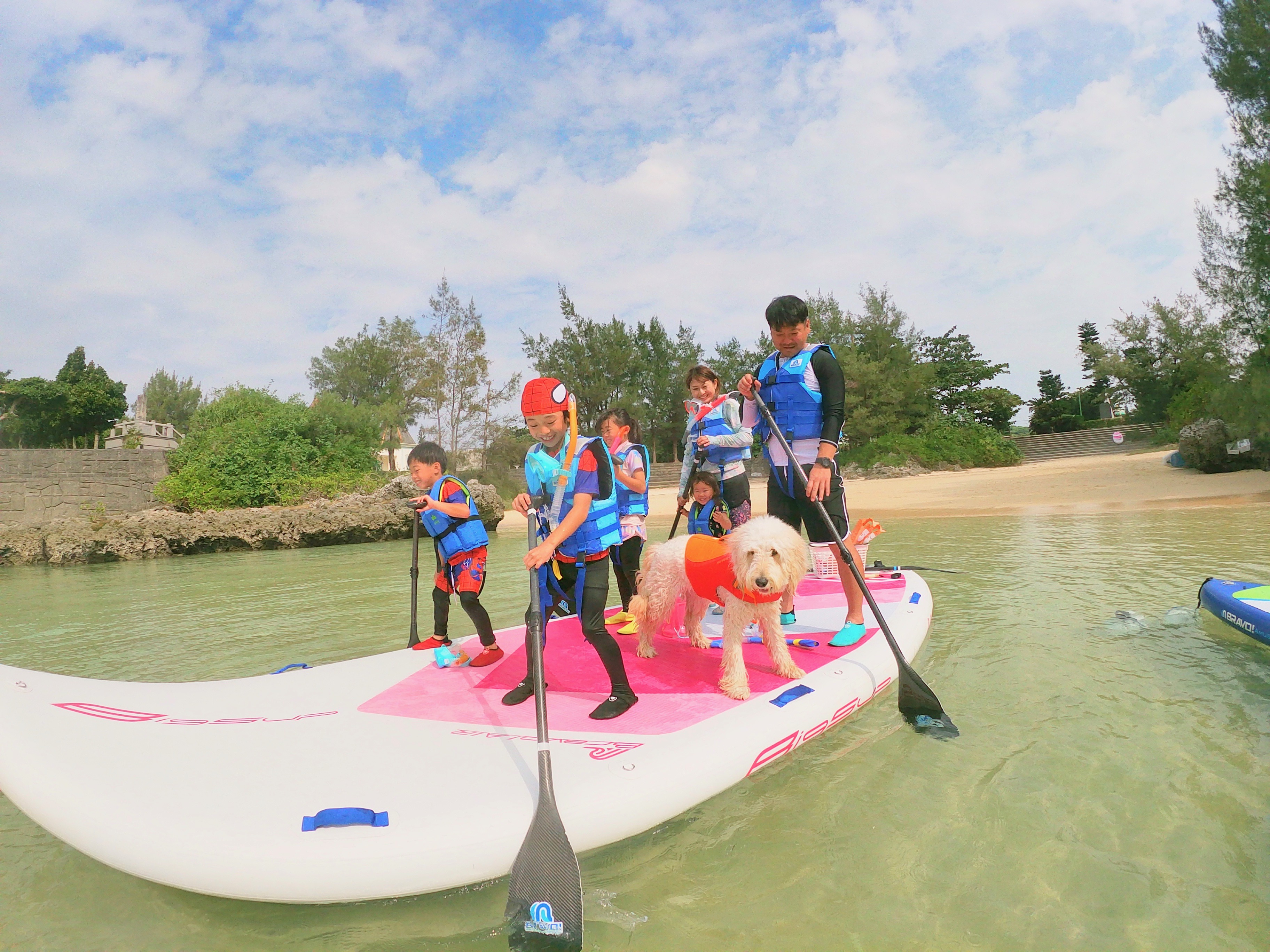 特大sup  家族で楽しめます 最大7人乗りのBIG SUP！】1ドリンク付き / みんなで楽しく海上