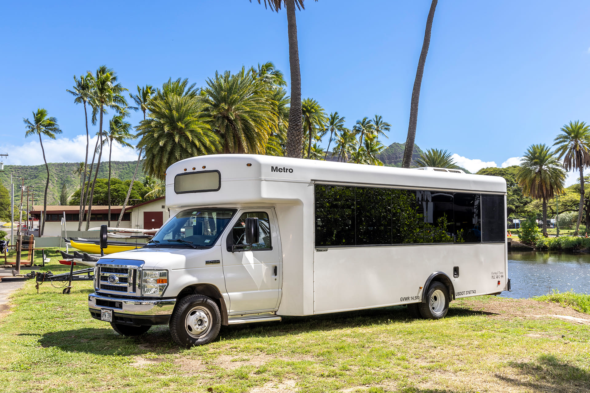 ハワイ オーダーメイド貸切チャーター | ミニバスでプライベートの団体観光や社員旅行（最大32名）